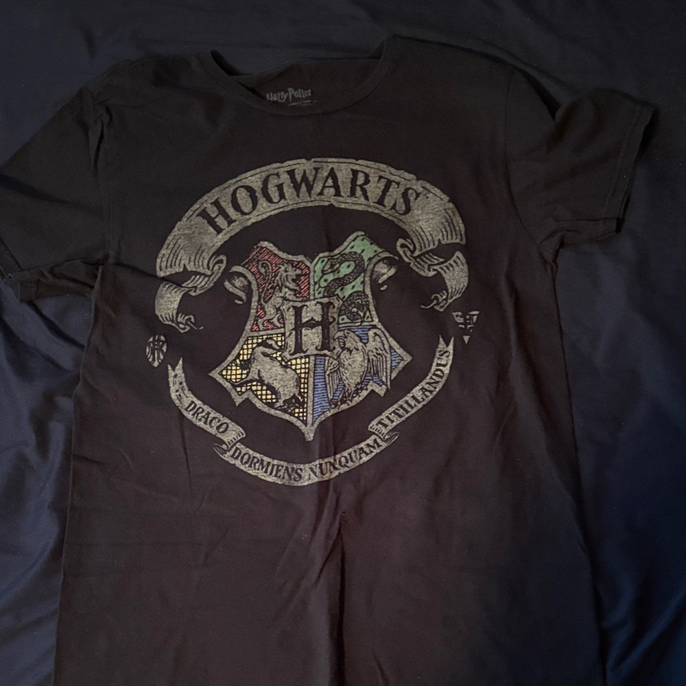 Hogwarts Crest Black T-Shirt